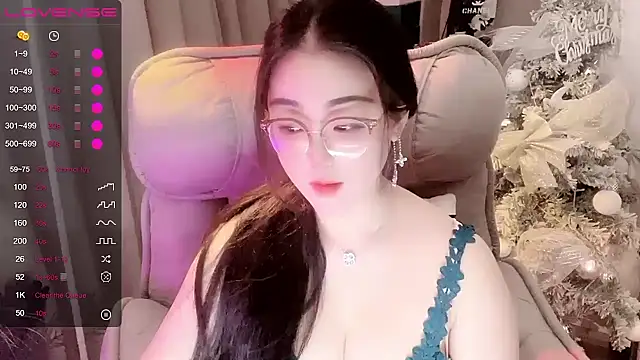 Monica-666888- webcam