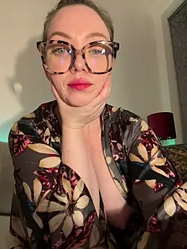 FemDom_RubyKnightXXO webcam