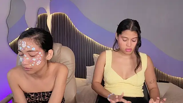 hot_little_bunny webcam