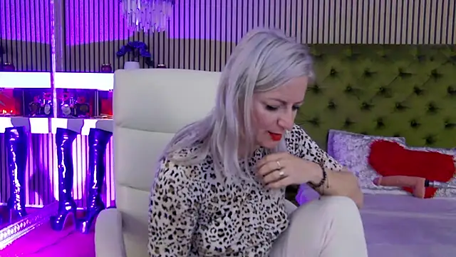 LadyTouch live sex cam