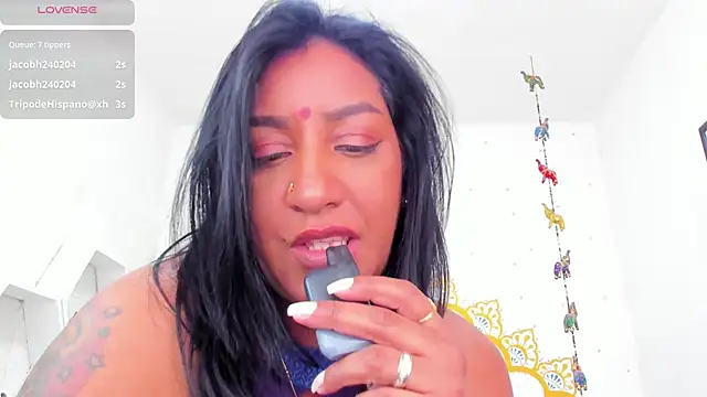 LadyNahir live sex cam