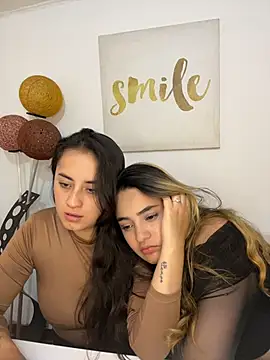 Antonella_Julieta webcam