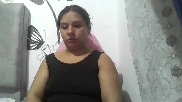 Charis_21 webcam