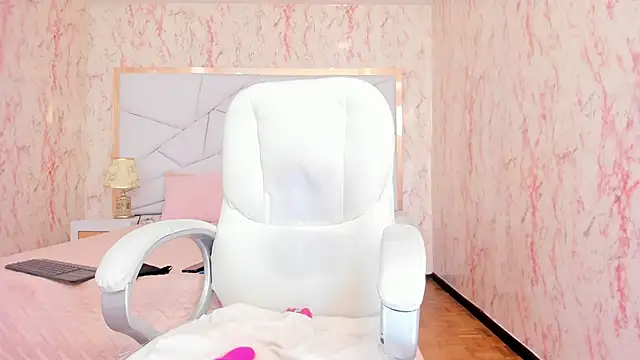 Emily_Whinfre webcam