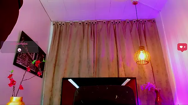 katha_Crawford webcam