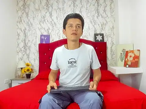 Alejandra_and_James_ webcam