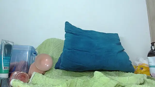 avaleri_cherry webcam