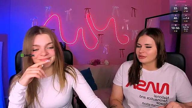 veronica_bubble (Ask my age) - flash boobs