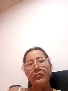 salome_69 (F milf) - Vaquera en 4