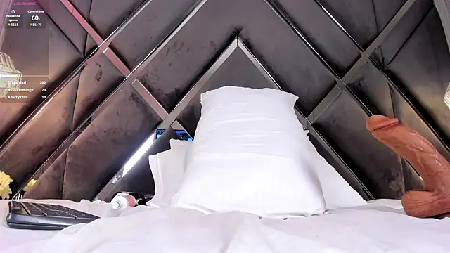 Ivonne_Millerr webcam