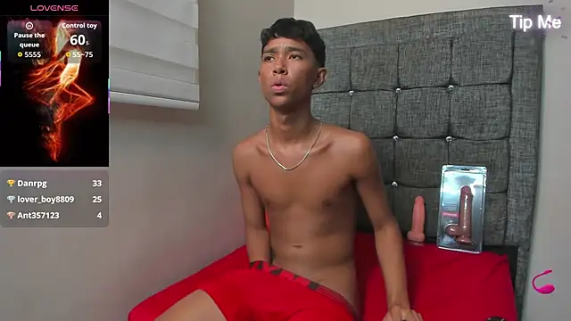 Little_Twink19x webcam