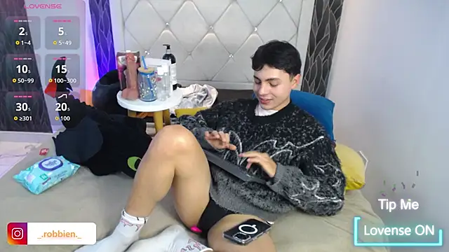 samu_hott - Samu_Hott's free webcam - UK Sex Cams