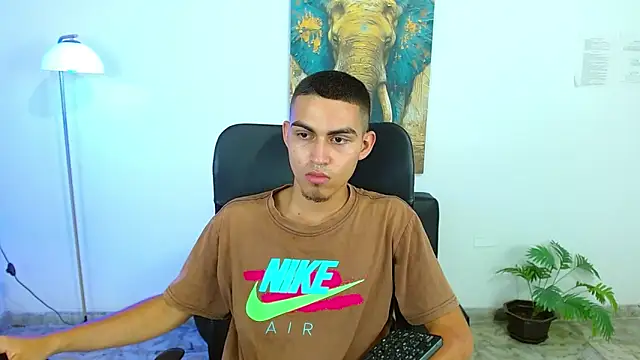 lucass_18 - Lucass_18's free webcam - UK Sex Cams