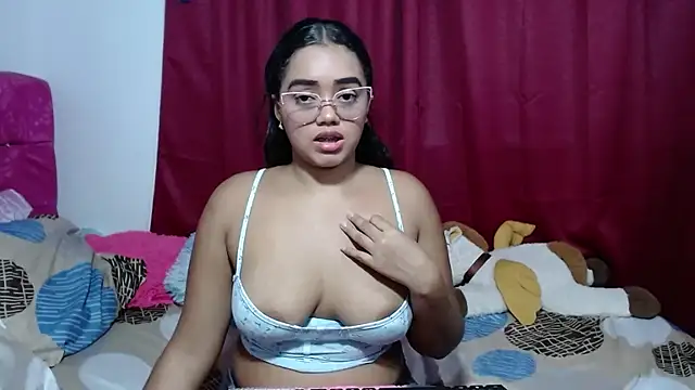 kiara_milf_ webcam