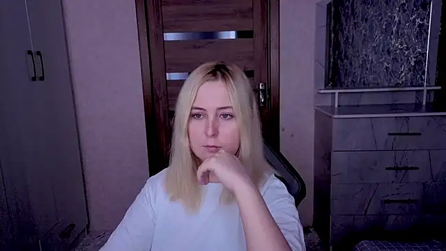 Kristy-Max webcam