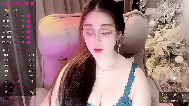 Monica-666888- webcam