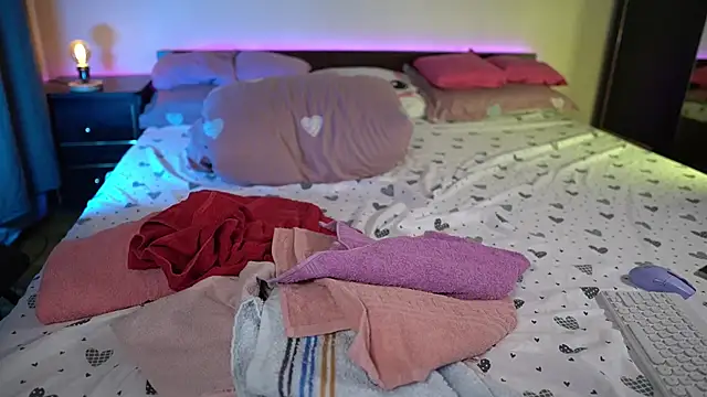 tiffanypierce - TiffanyPierce's free webcam - UK Sex Cams