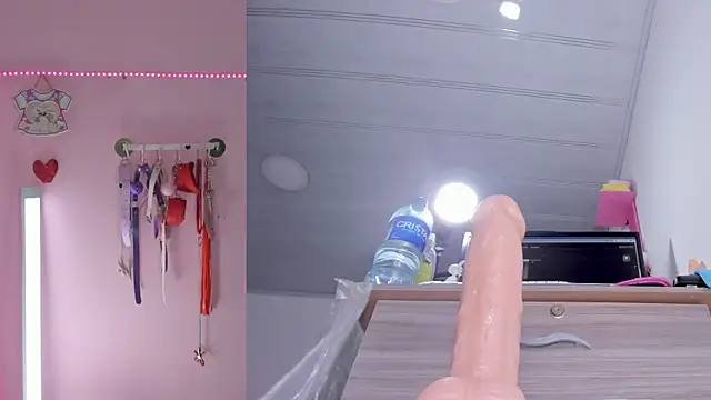 emily_foxxxii webcam