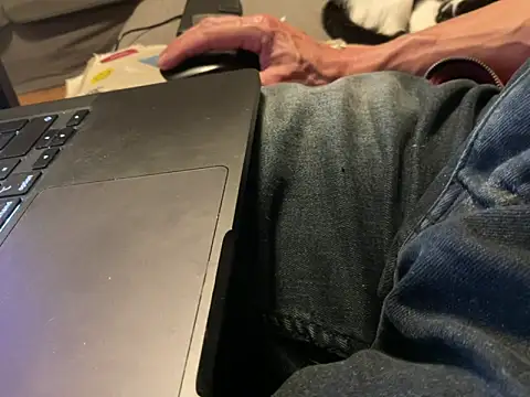 juicyprecumboy live sex cam