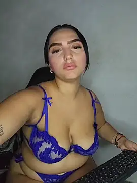 Webcam Model (Mia_em)  is live.Free join now!