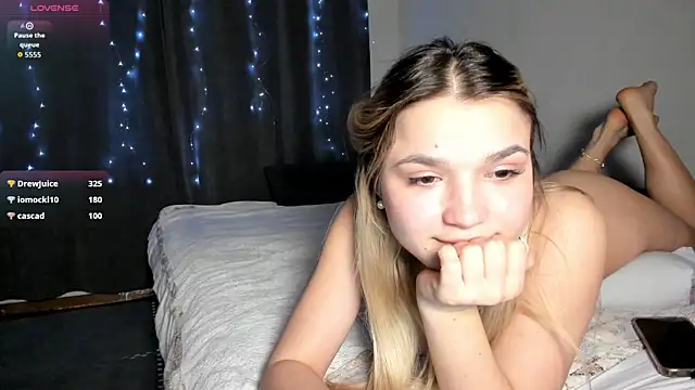 HoneyBunnyy_ webcam