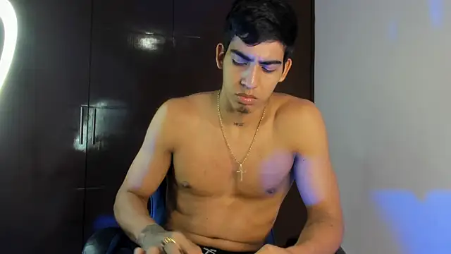 Milo_LatinBoy webcam