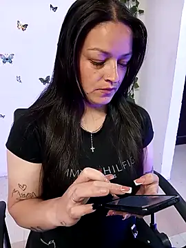 isa_bluee - Isa_bluee's free webcam - UK Sex Cams