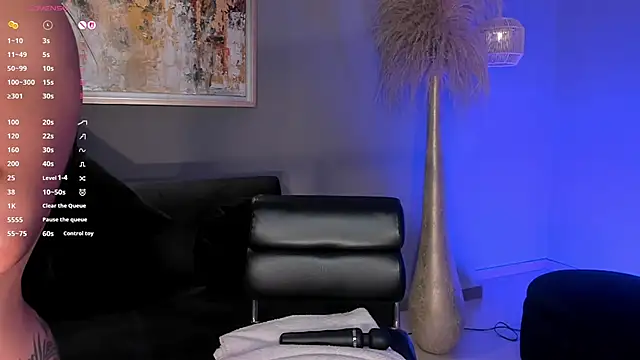 LizzHamilton__ webcam