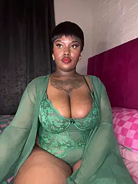 QUEEN_NOBUHLE_FEMDOM_777 webcam