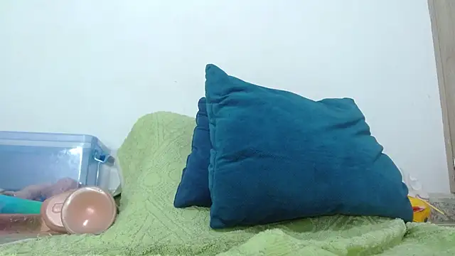 avaleri_cherry (F young) - hello baby let's play