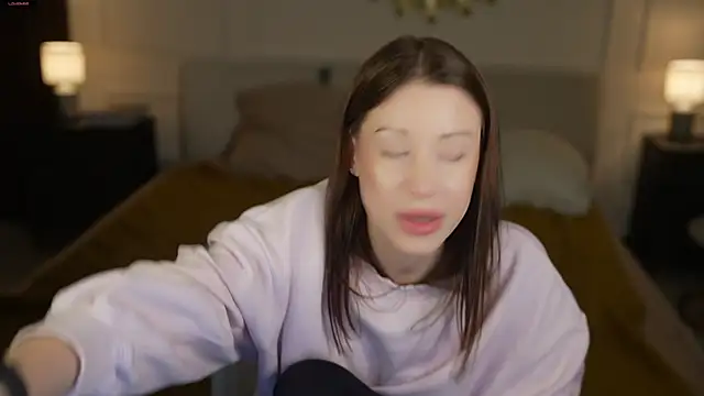 selena_glow (F young) - topless