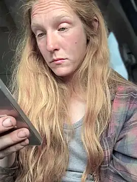 GoldenFlameGoddess webcam