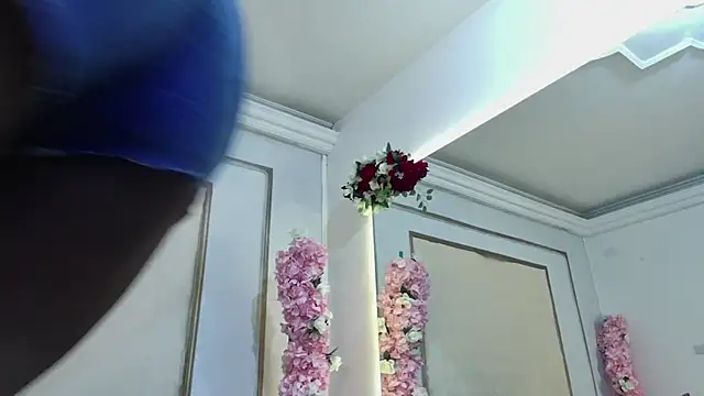 Roxxana-queen webcam