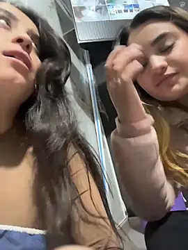 Antonella_Julieta webcam