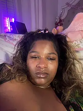 xoxoSELENAxoxo webcam