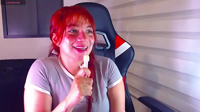 Vannessa__Shy live sex cam