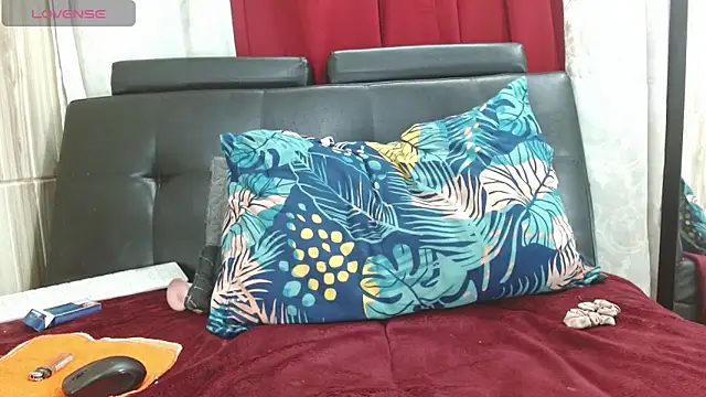 Camil4_milf_1 webcam