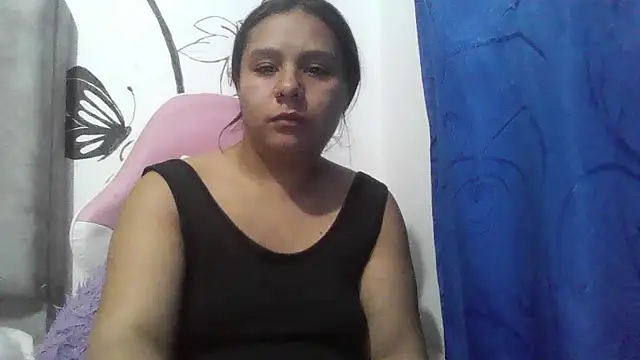 Charis_21 webcam