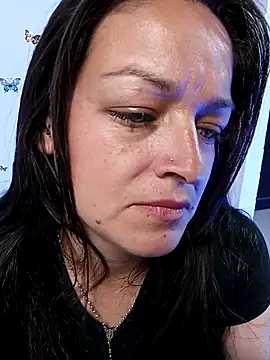 isa_bluee - Isa_bluee's free webcam - UK Sex Cams