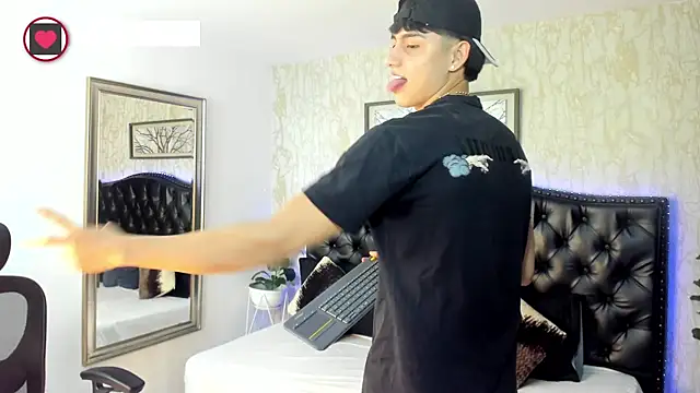 Lander_Cruz's live cam