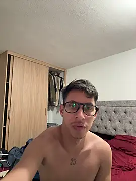 jack_frostt - Jack_Frostt's free webcam - UK Sex Cams