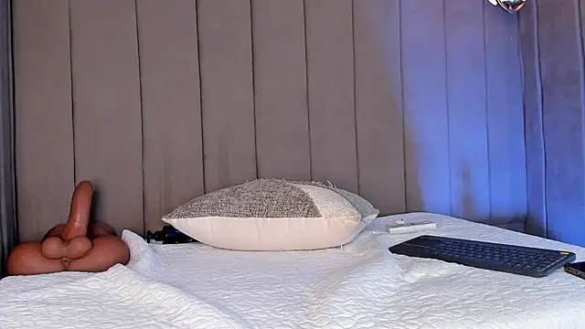 Elise_Diamond webcam