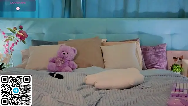 Aurora_Bennet webcam