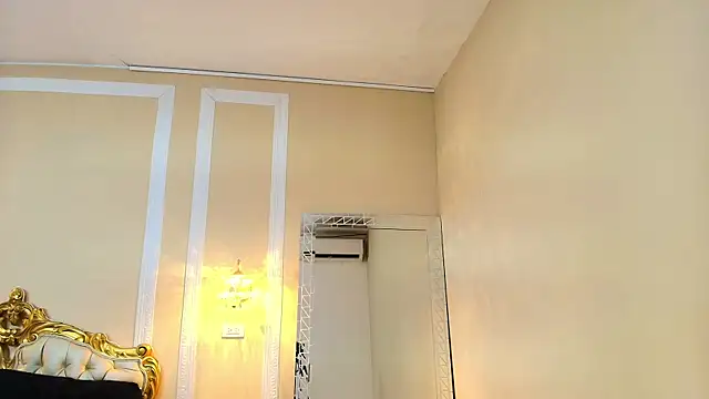 MayaBaker - Live Cam