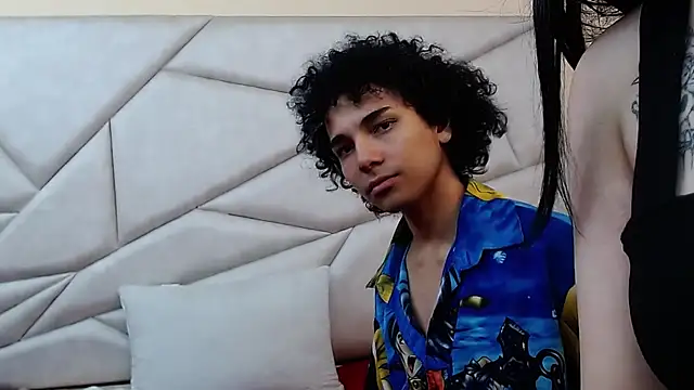 Nyx_and_Arian webcam