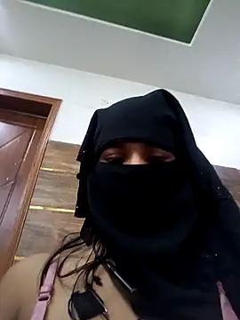 Webcam Model (Aafreen_36)  is live.Free join now!