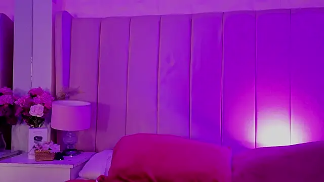 MollyBigBoobs12 webcam