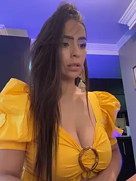 Webcam Model (Mau_White)  is live.Free join now!