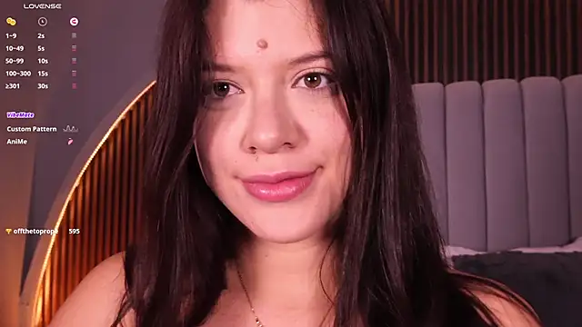 emperatriz_reyes Live Webcam on Stripchat