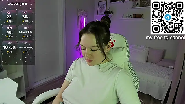 Laura_CollinsS webcam